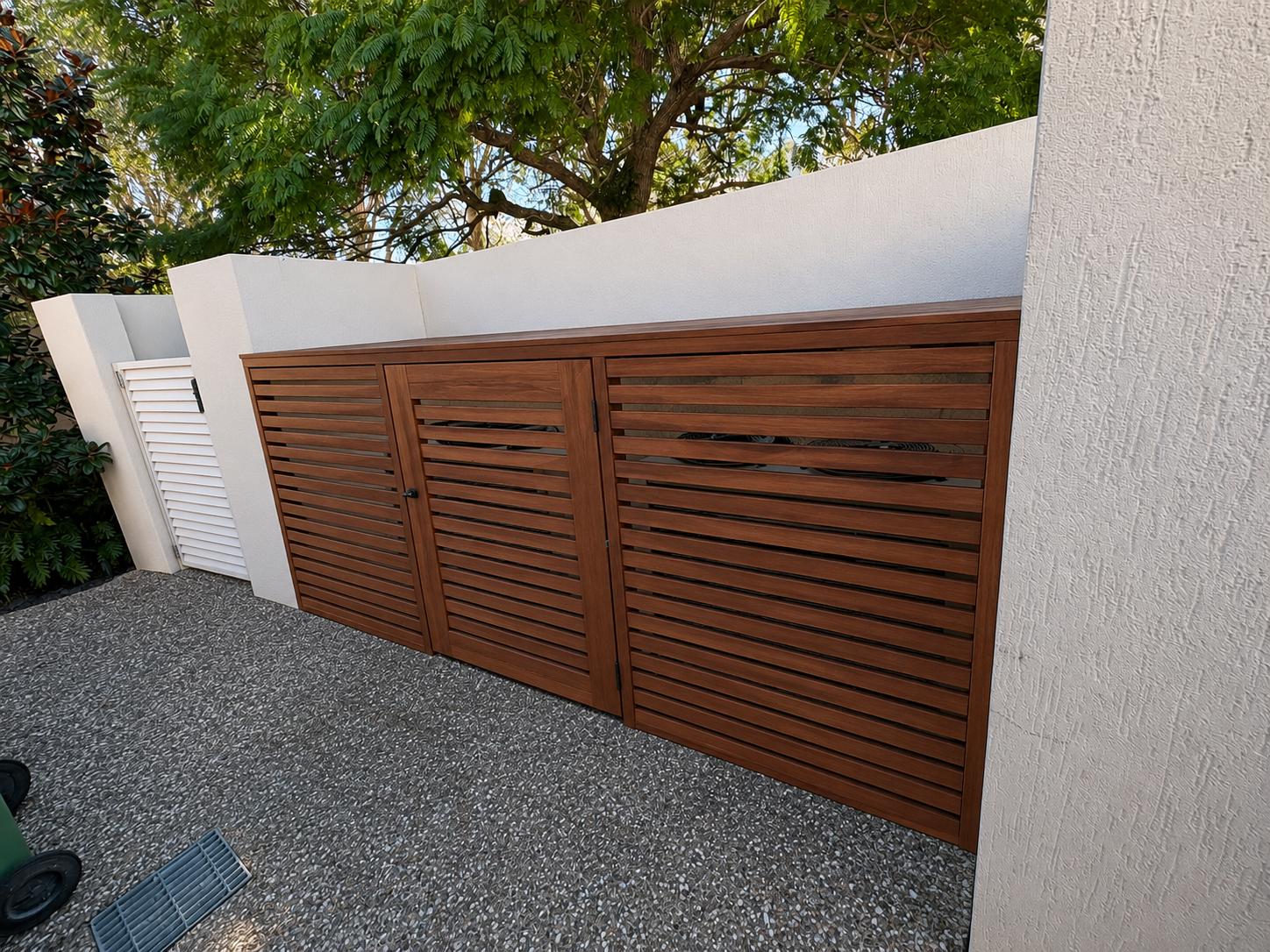 Completed timber deck outdoor entertaining area Gold Coast